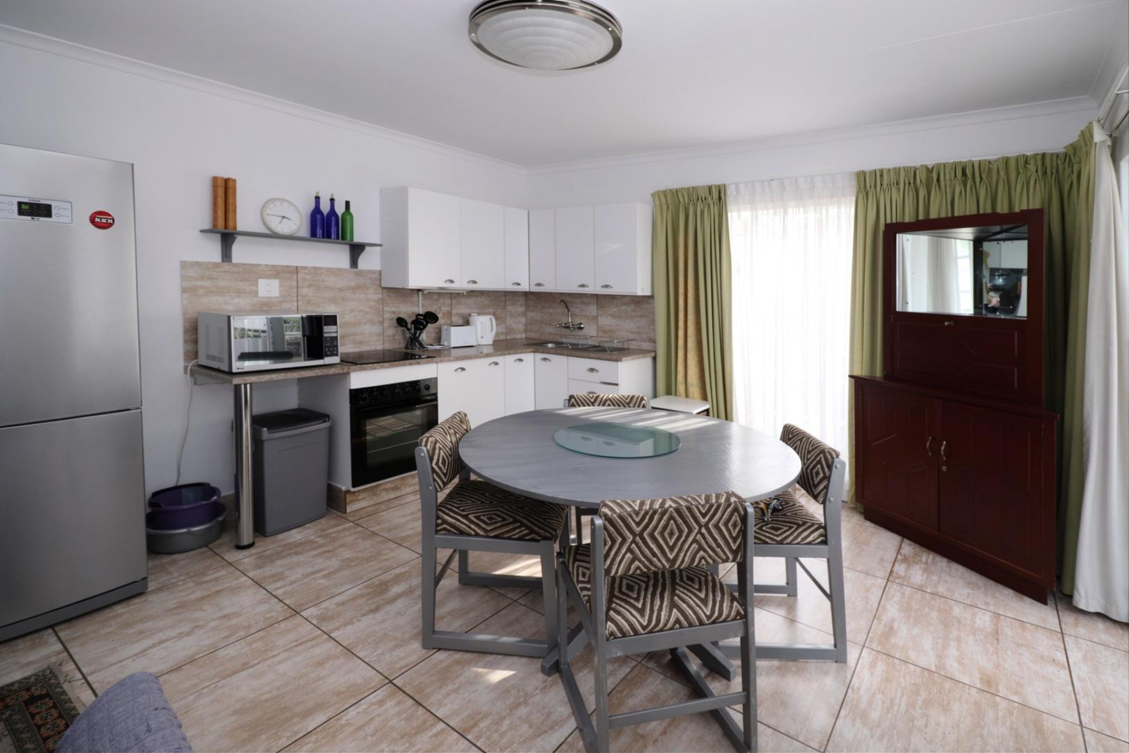 535823_kitchen_to_use.jpg