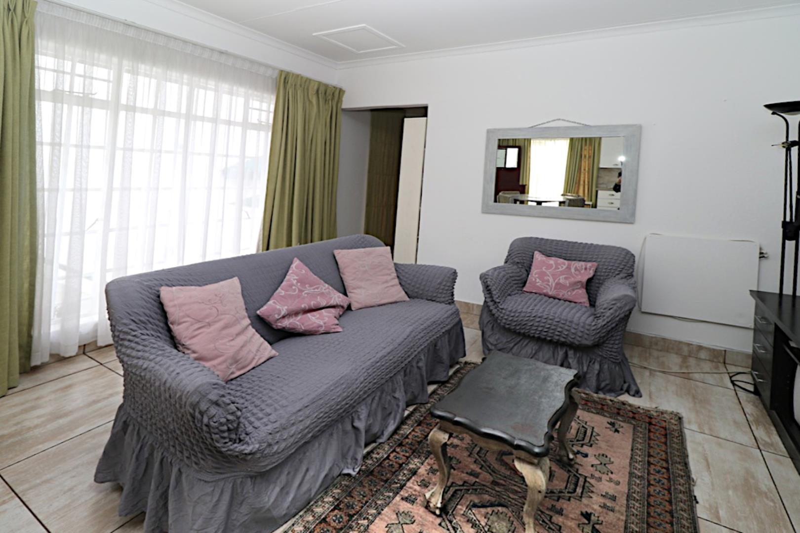 535823_lounge.JPG