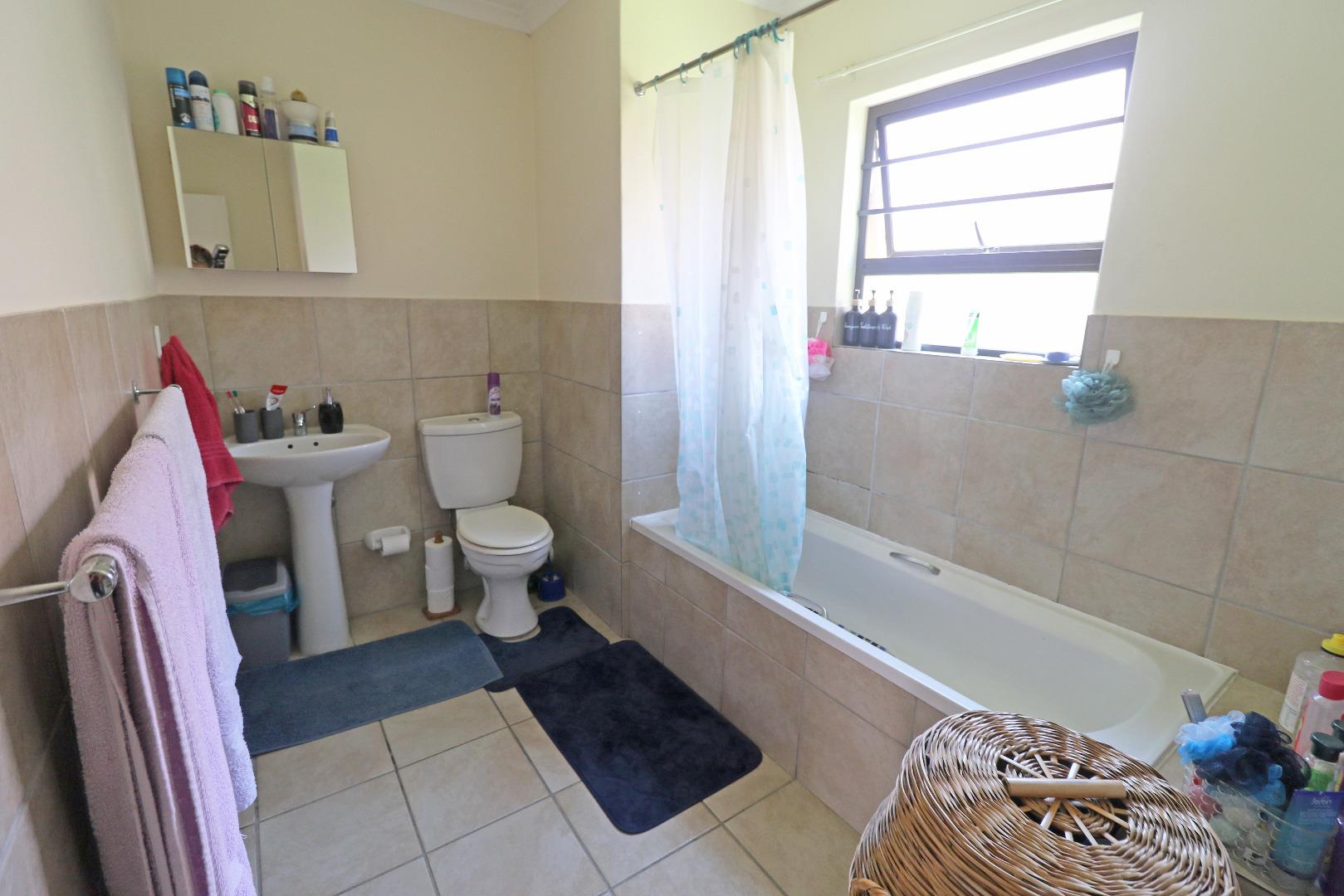 707983_bathroom.jpg